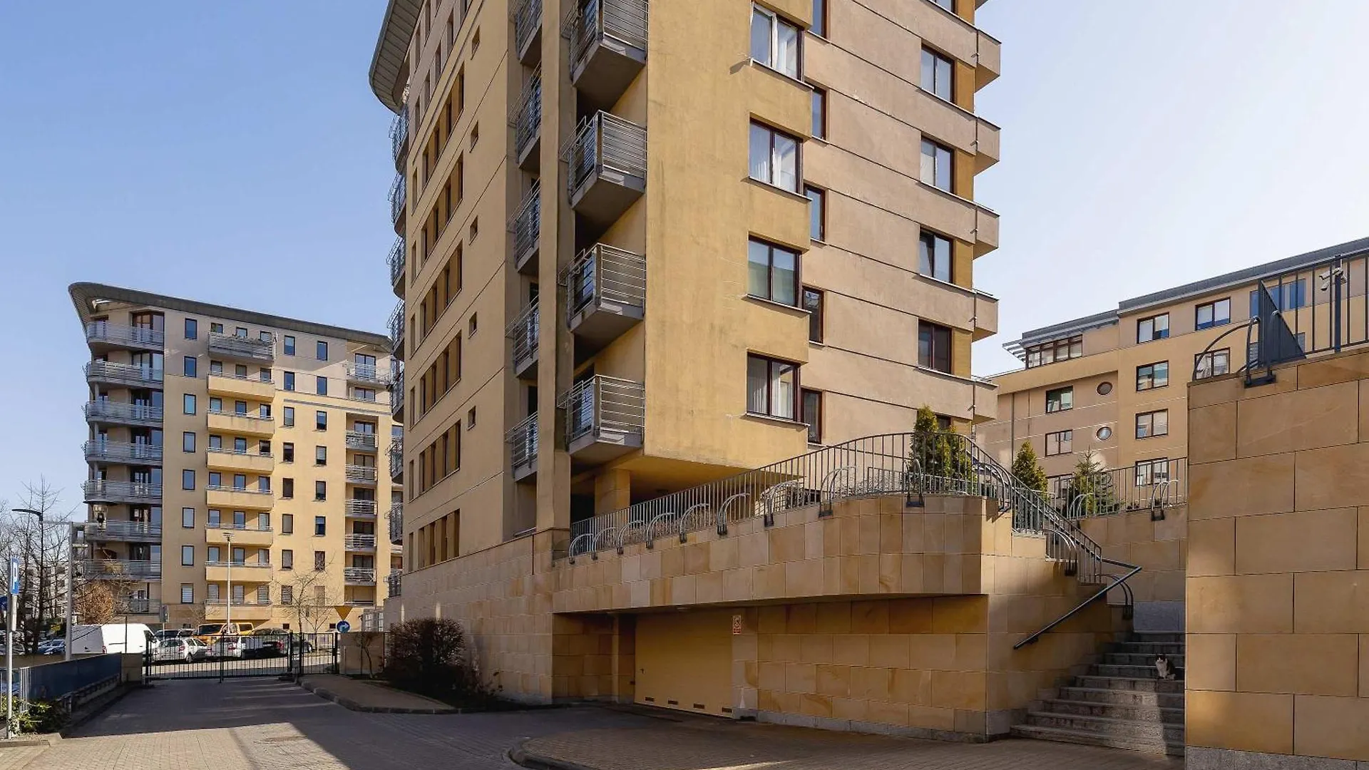 Przestronny I Przytulny Apartament W Krakowie Z Parkingiem I Balkonem By Noclegi Renters 0*, Krakow Poland