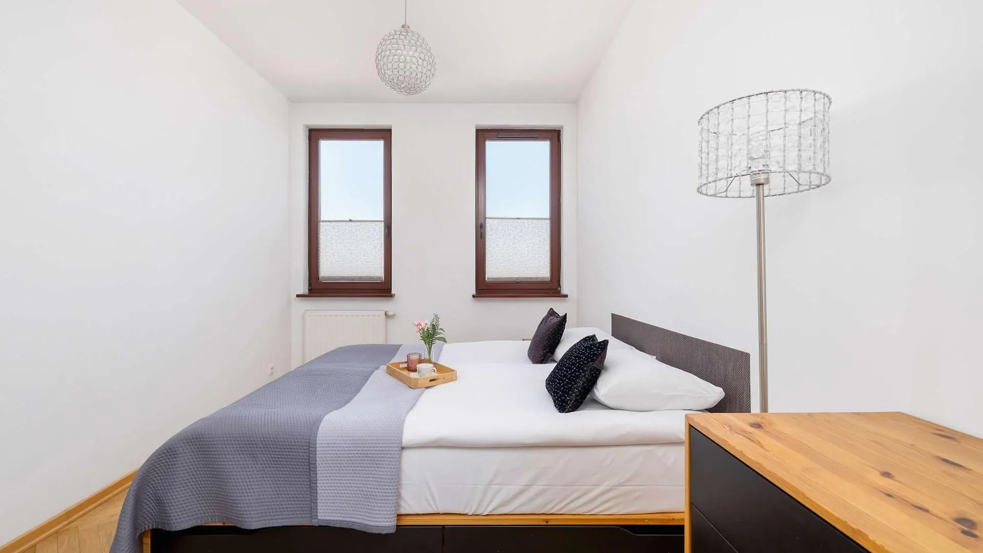 Przestronny I Przytulny Apartament W Krakowie Z Parkingiem I Balkonem By Noclegi Renters Apartment Krakow