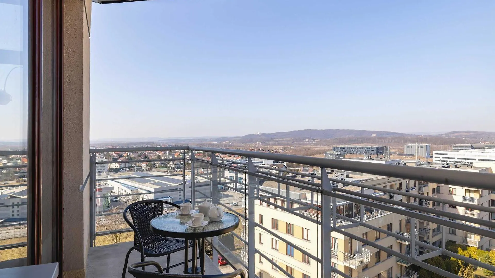Przestronny I Przytulny Apartament W Krakowie Z Parkingiem I Balkonem By Noclegi Renters 0*, Krakow